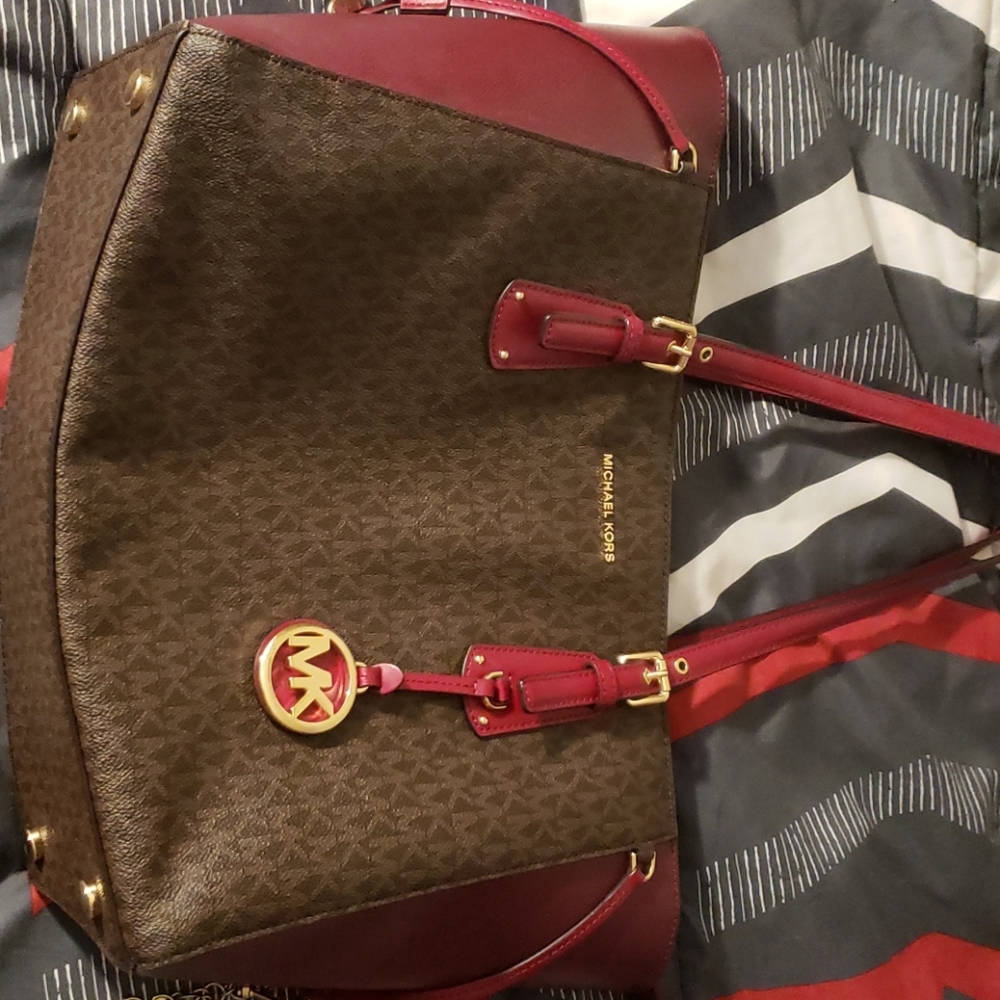 Michael kors purse